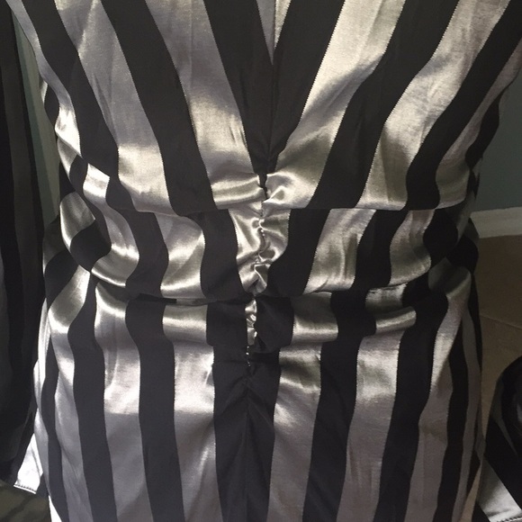 Stunning Joseph ribkoff black and silver top - Picture 6 of 8